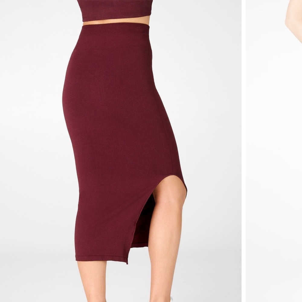 New Fabletics High Waisted Ribbed Seamless Midi Skirt in Port Wine